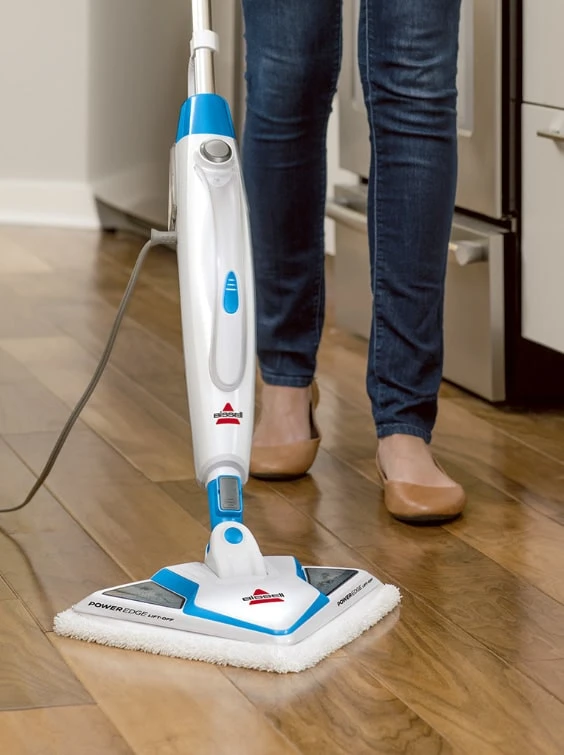 woman-gacc44aa3a_1920